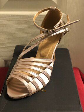 NWT DanceandSway Flesh Pink Satin Latin Ballroom Dance Shoes Sz 9 EU 40.5